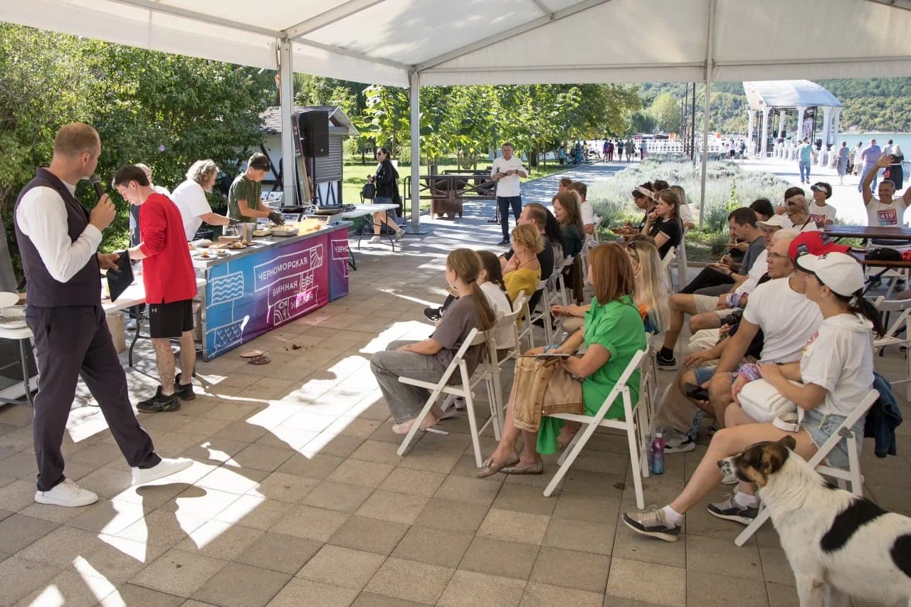 Аренда шатров для мастер-классов на фестивале Черноморская винная неделя - фото 4