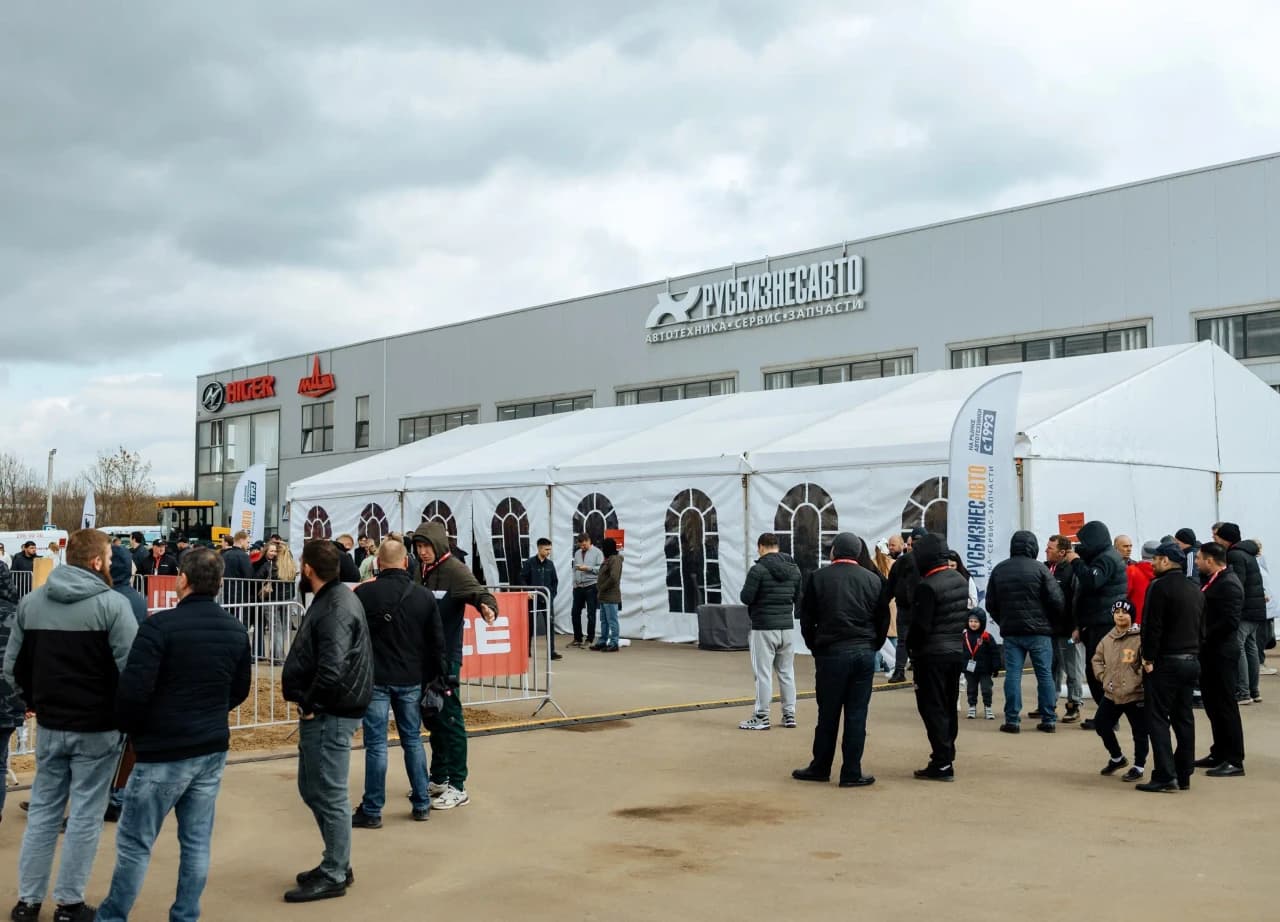 Аренда шатров и мобильных ограждений для презентации техники FAW и конкурса операторов в Краснодаре — Гет Тент - фото 5