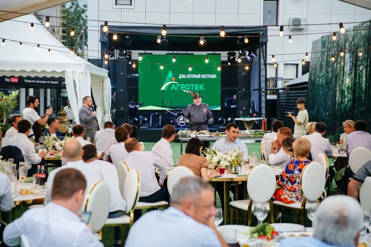 Аренда двухскатного шатра для банкета на 50 человек - фото 1